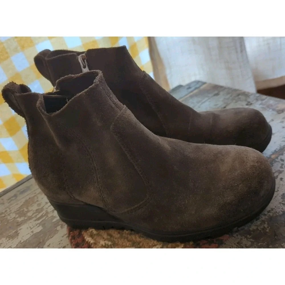 Sorel‎ Evie Women's Size 6 Grey Wedge Pull-on Suede Booties